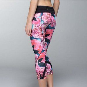 Lululemon Run: Inspire Crop II Secret Garden/Black 6